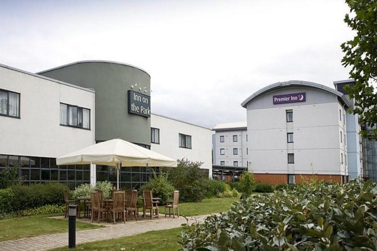 Premier Inn London Enfield Bagian luar foto